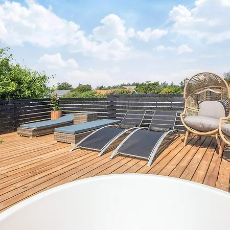 Prázdninový dům 7 Person In *